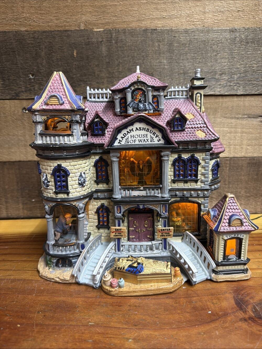 Lemax Spooky Town Collection Madam Ashbury's Lighted House of Wax 35784A-flaws
